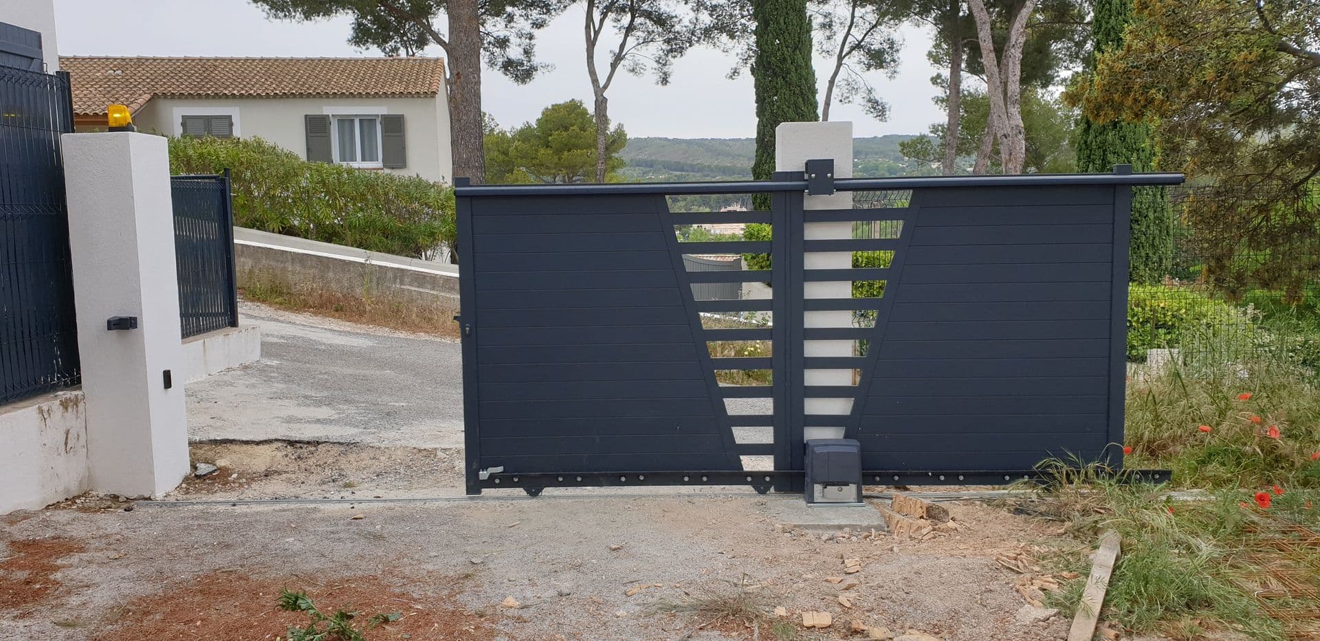 Portail automatique — réalisation AECP