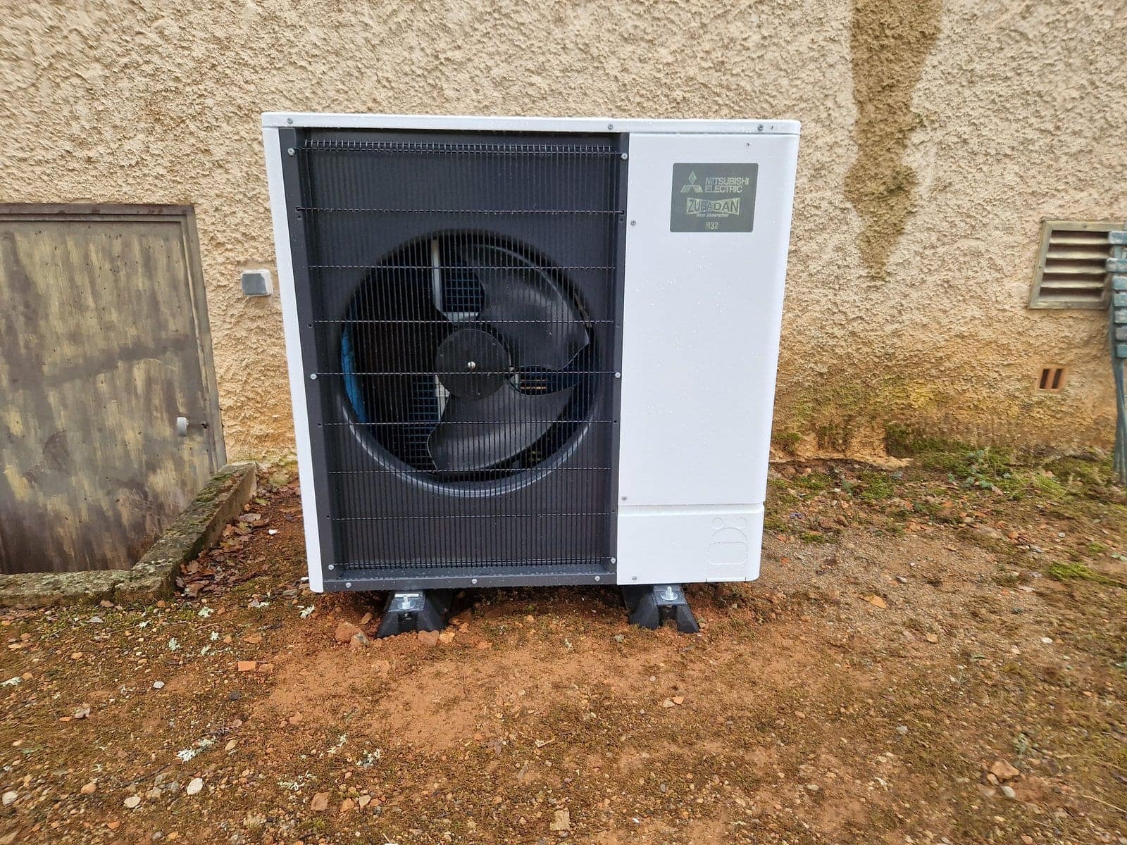 Pompe à chaleur Mitsubishi extérieure